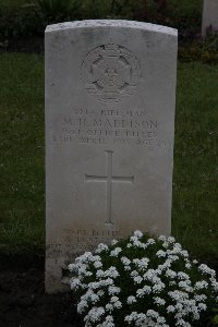 Guards Cemetery Windy Corner Cuinchy - Maddison, M H