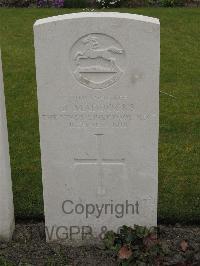 Guards Cemetery Windy Corner Cuinchy - Maddocks, J