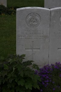 Guards Cemetery Windy Corner Cuinchy - Marcham, F E