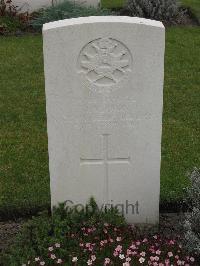 Guards Cemetery Windy Corner Cuinchy - Mason, H