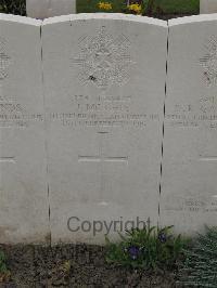 Guards Cemetery Windy Corner Cuinchy - McGhie, J