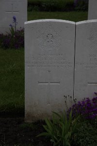 Guards Cemetery Windy Corner Cuinchy - McIntyre, R G