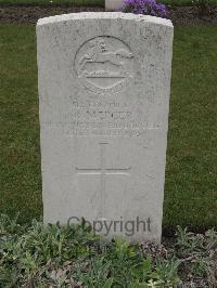 Guards Cemetery Windy Corner Cuinchy - Mercer, R