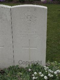 Guards Cemetery Windy Corner Cuinchy - Mitchell, Frank