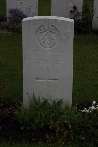 Guards Cemetery Windy Corner Cuinchy - Morris, J T
