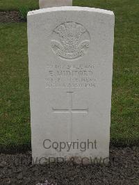 Guards Cemetery Windy Corner Cuinchy - Mumford, E