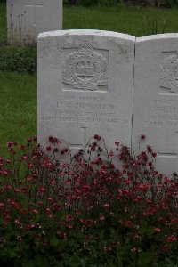 Guards Cemetery Windy Corner Cuinchy - Newman, H G