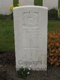 Guards Cemetery Windy Corner Cuinchy - Norman, R