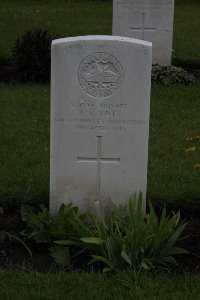 Guards Cemetery Windy Corner Cuinchy - Nott, A F