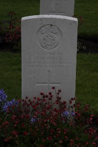 Guards Cemetery Windy Corner Cuinchy - Owen, Thomas Hugh