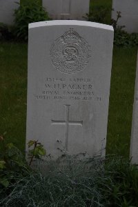 Guards Cemetery Windy Corner Cuinchy - Packer, W H