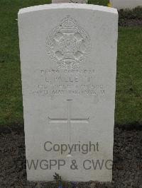 Guards Cemetery Windy Corner Cuinchy - Pallett, Leslie