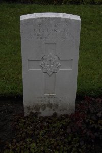 Guards Cemetery Windy Corner Cuinchy - Parker, Frederick John Bush