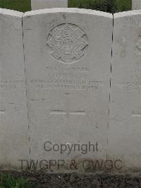 Guards Cemetery Windy Corner Cuinchy - Penman, J
