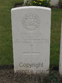 Guards Cemetery Windy Corner Cuinchy - Powell, Charles