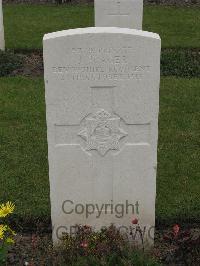 Guards Cemetery Windy Corner Cuinchy - Prager, J