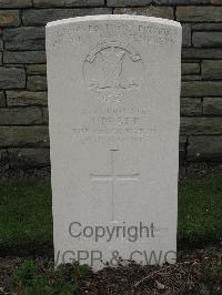 Guards Cemetery Windy Corner Cuinchy - Pratt, J