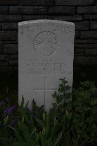 Guards Cemetery Windy Corner Cuinchy - Priestley, William Edgar