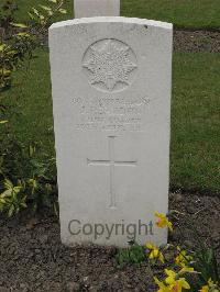 Guards Cemetery Windy Corner Cuinchy - Reardon, J
