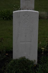 Guards Cemetery Windy Corner Cuinchy - Rees, A C