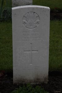Guards Cemetery Windy Corner Cuinchy - Rees, W H