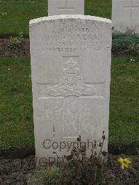 Guards Cemetery Windy Corner Cuinchy - Regan, Timothy