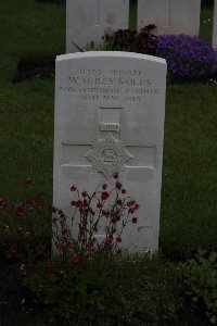 Guards Cemetery Windy Corner Cuinchy - Reynolds, W H