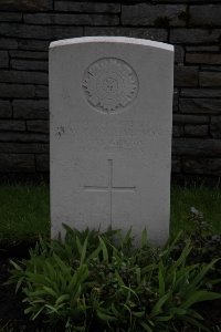 Guards Cemetery Windy Corner Cuinchy - Richardson, E W G