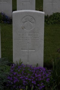 Guards Cemetery Windy Corner Cuinchy - Roach, B A F