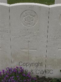 Guards Cemetery Windy Corner Cuinchy - Roberts, G