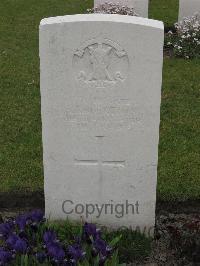 Guards Cemetery Windy Corner Cuinchy - Robertson, A