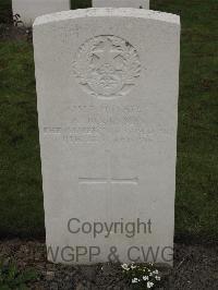 Guards Cemetery Windy Corner Cuinchy - Robinson, A