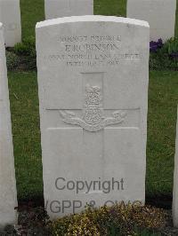 Guards Cemetery Windy Corner Cuinchy - Robinson, F