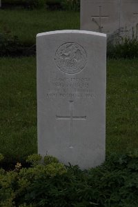 Guards Cemetery Windy Corner Cuinchy - Rogers, W G