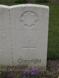 Guards Cemetery Windy Corner Cuinchy - Ryan, F