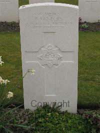Guards Cemetery Windy Corner Cuinchy - Sanders, G