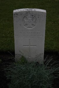 Guards Cemetery Windy Corner Cuinchy - Sanders, W G
