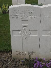 Guards Cemetery Windy Corner Cuinchy - Sandham, L
