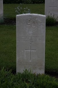 Guards Cemetery Windy Corner Cuinchy - Sarsby, Reginald Ambler