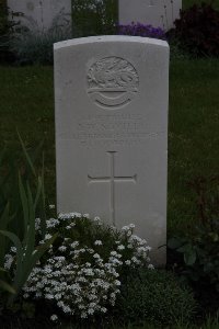 Guards Cemetery Windy Corner Cuinchy - Saville, Alfred William