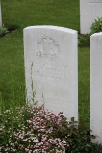 Guards Cemetery Windy Corner Cuinchy - Scott, James Smart