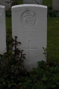 Guards Cemetery Windy Corner Cuinchy - Scott, J E