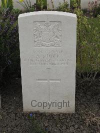 Guards Cemetery Windy Corner Cuinchy - Short, A