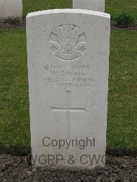 Guards Cemetery Windy Corner Cuinchy - Short, W