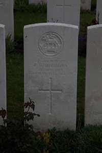 Guards Cemetery Windy Corner Cuinchy - Simmons, F G