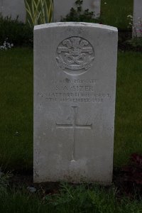 Guards Cemetery Windy Corner Cuinchy - Sizer, S A
