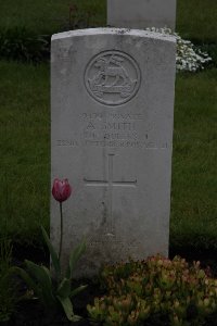 Guards Cemetery Windy Corner Cuinchy - Smith, A