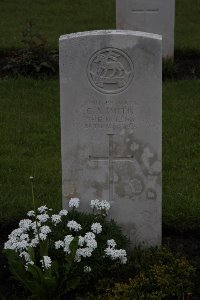 Guards Cemetery Windy Corner Cuinchy - Smith, C A