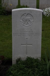 Guards Cemetery Windy Corner Cuinchy - Smith, Eli