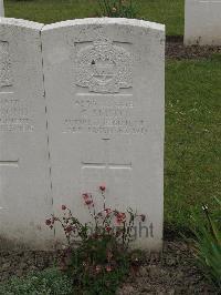 Guards Cemetery Windy Corner Cuinchy - Smith, G
